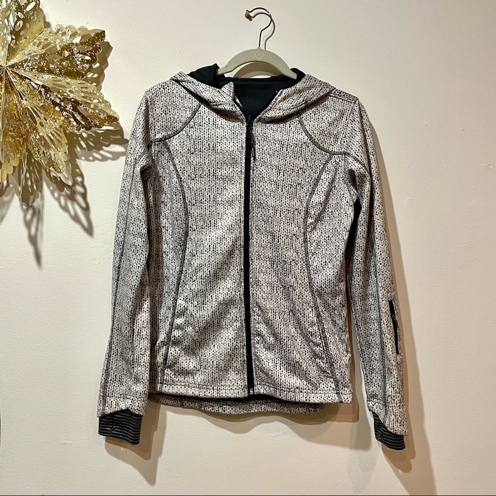 Mondetta White and Black Athleisure Zip Jacket